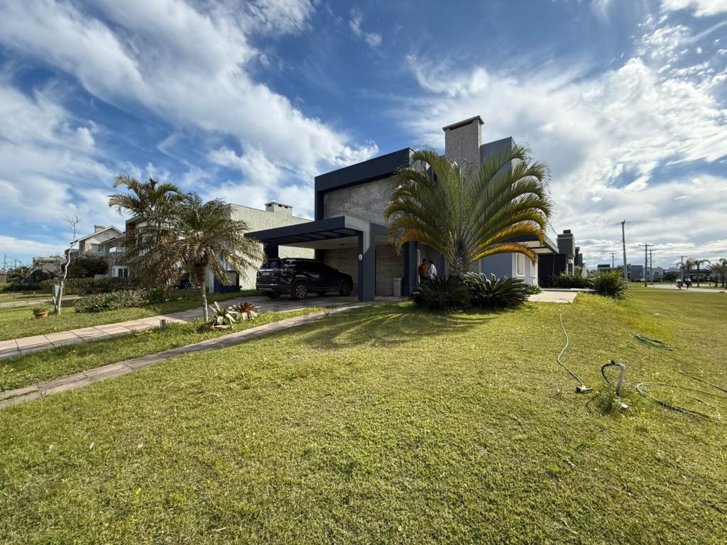 CASA EM CONDOMÍNIO 3 DORMITÓRIOS