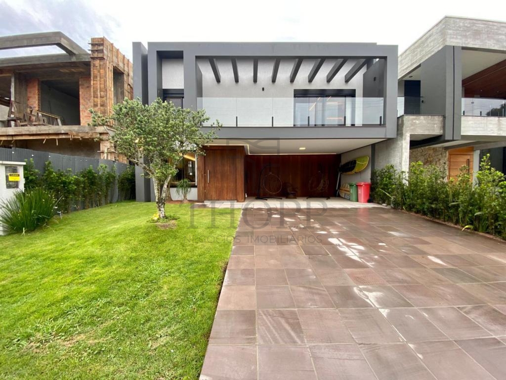 CASA EM CONDOMÍNIO 5 DORMITÓRIOS