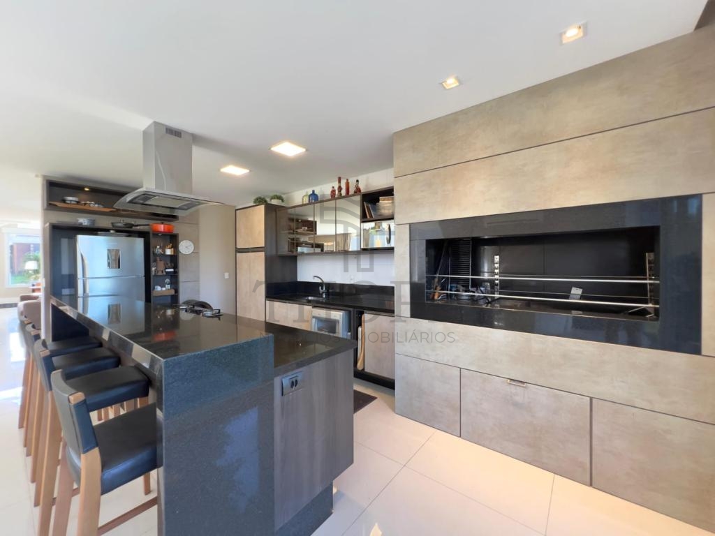 CASA EM CONDOMÍNIO 4 DORMITÓRIOS