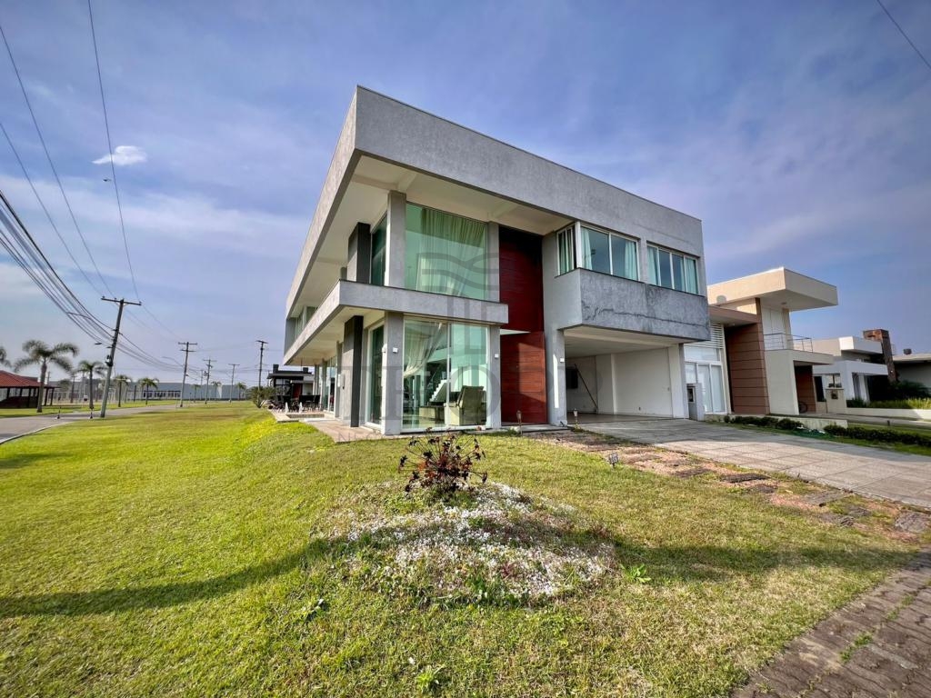 CASA EM CONDOMÍNIO 5 DORMITÓRIOS