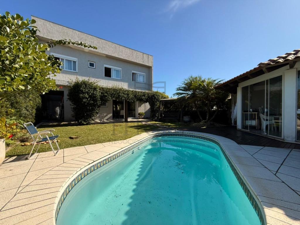 CASA URBANA 4 DORMITÓRIOS