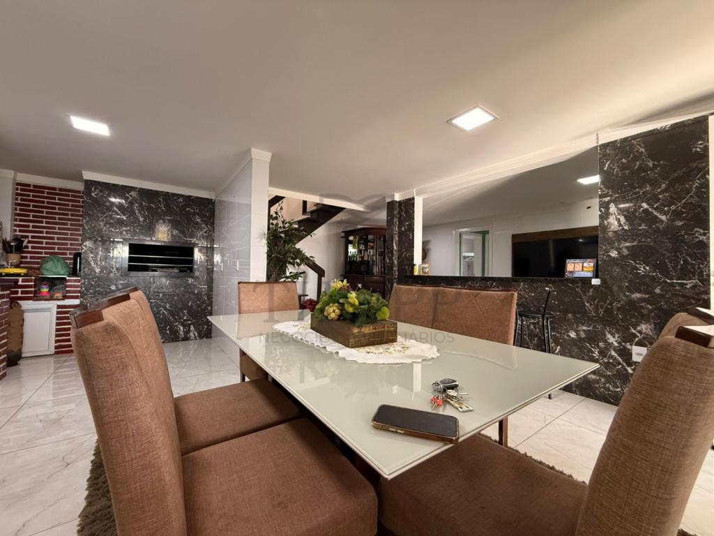 CASA URBANA 3 DORMITÓRIOS