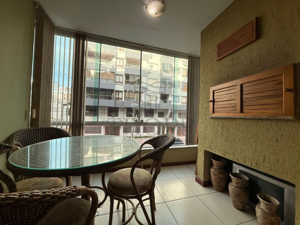 APARTAMENTO 3 DORMITÓRIOS