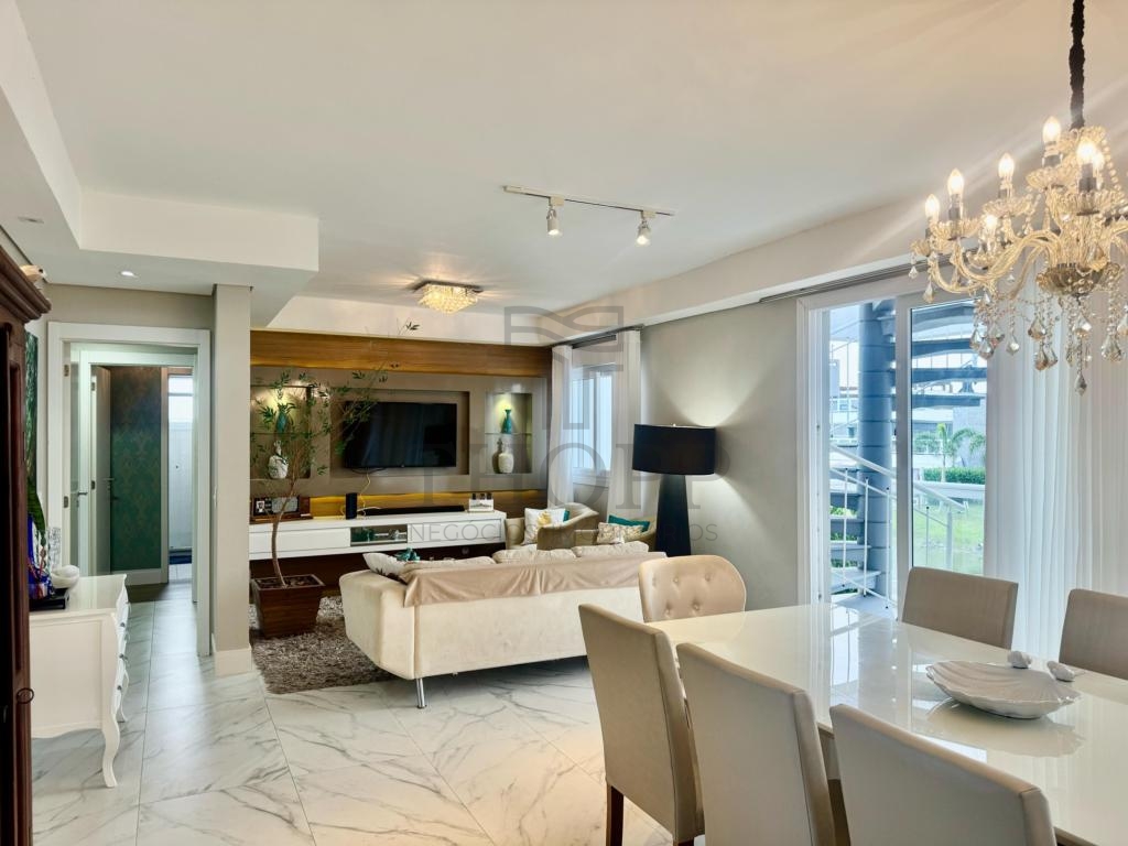 APARTAMENTO 3 DORMITÓRIOS