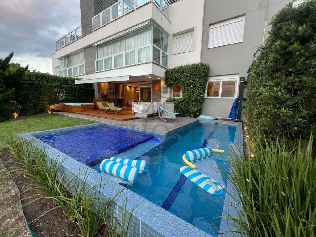 APARTAMENTO 3 DORMITÓRIOS