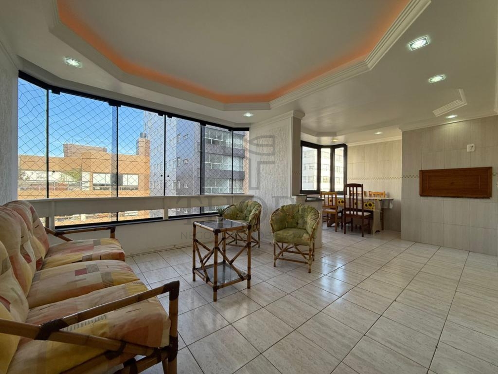 APARTAMENTO 3 DORMITÓRIOS