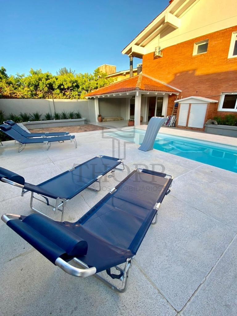 CASA URBANA 4 DORMITÓRIOS