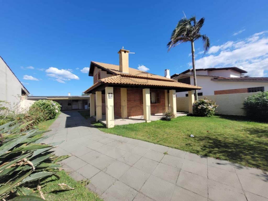 CASA URBANA 3 DORMITÓRIOS