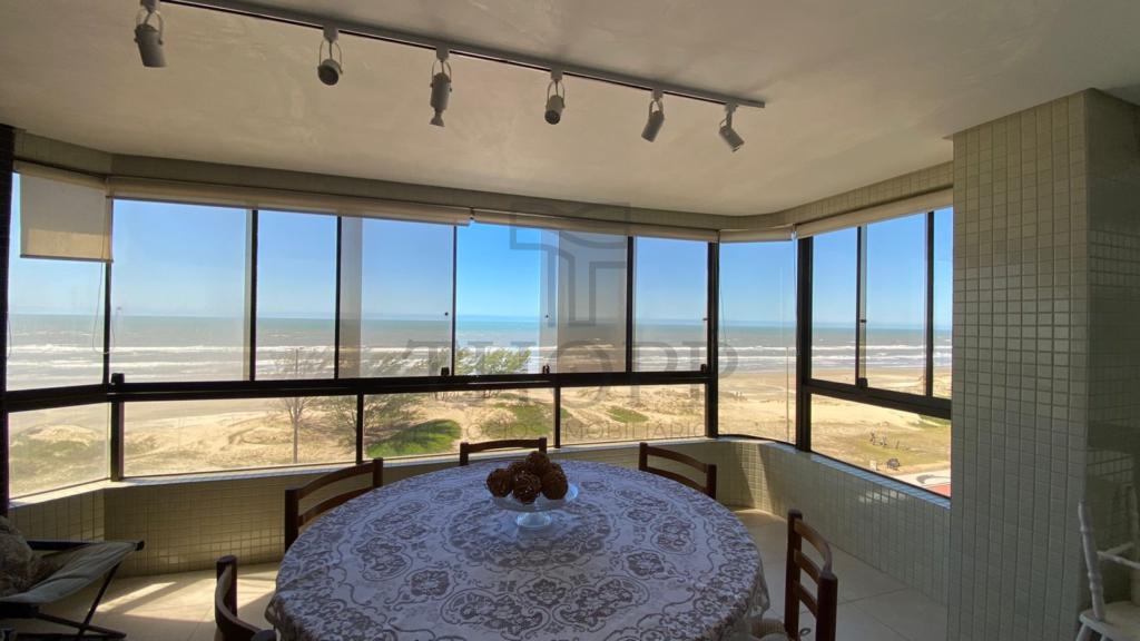 APARTAMENTO 3 DORMITÓRIOS