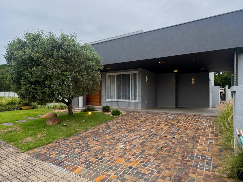 CASA EM CONDOMÍNIO 3 DORMITÓRIOS