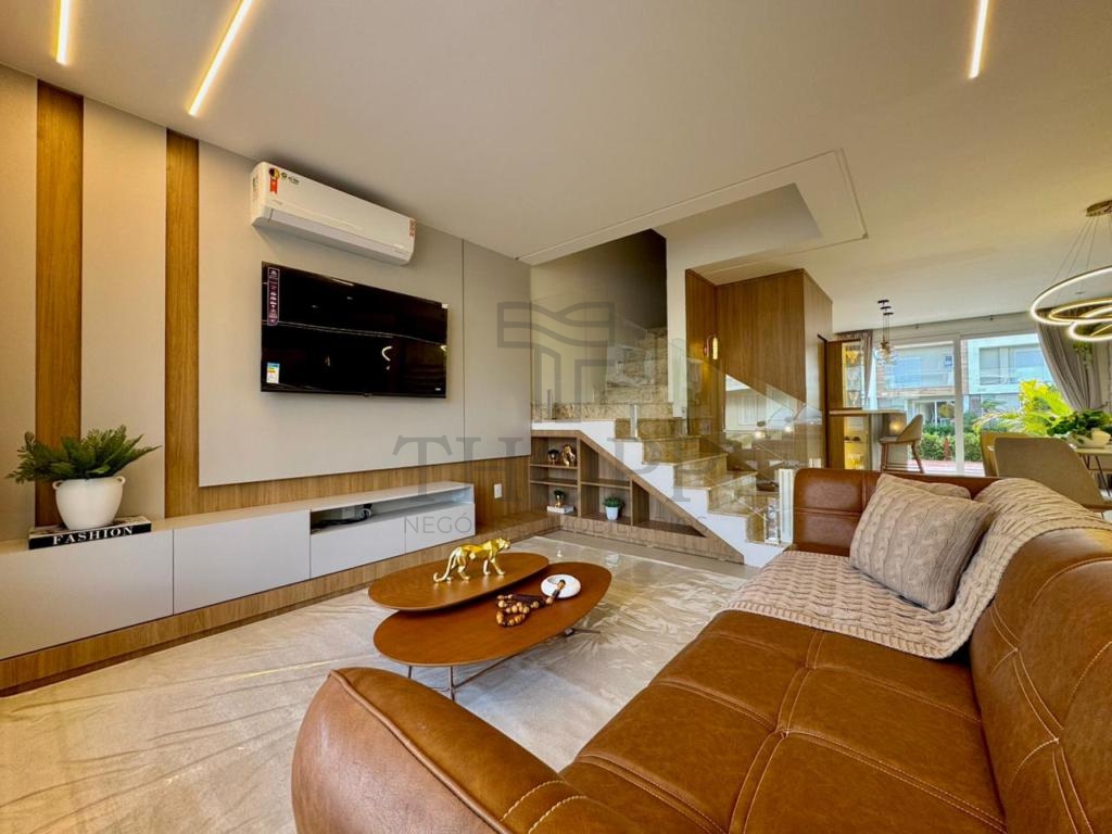 CASA EM CONDOMÍNIO 3 DORMITÓRIOS