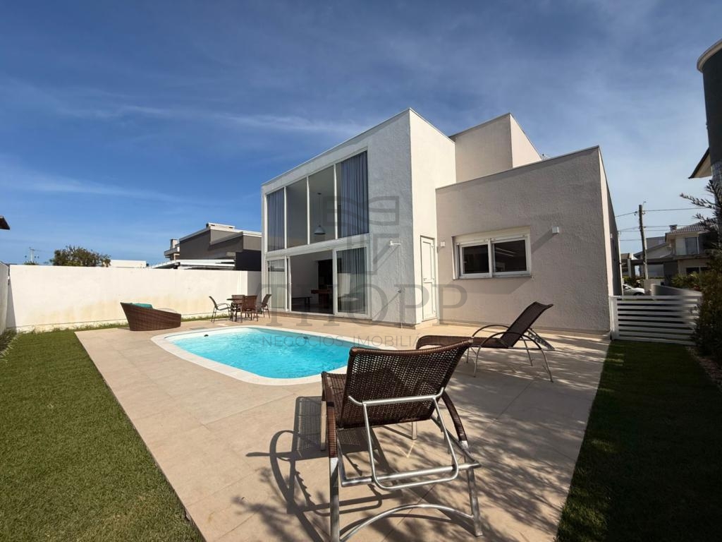 CASA EM CONDOMÍNIO 4 DORMITÓRIOS