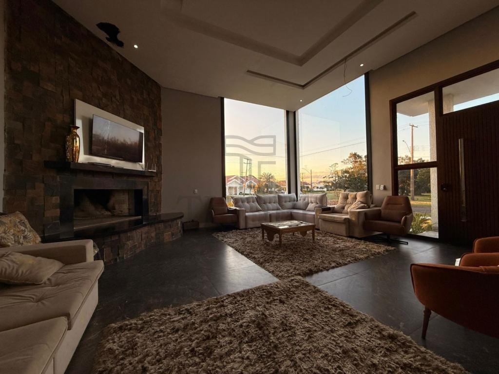 CASA EM CONDOMÍNIO 4 DORMITÓRIOS