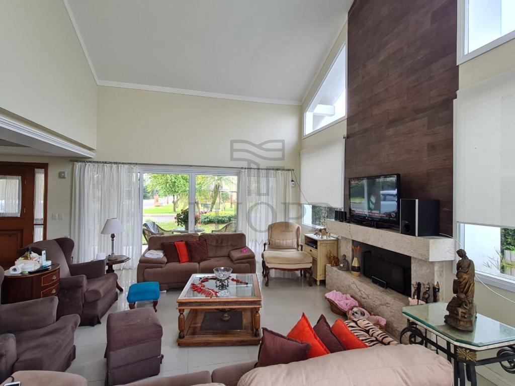 CASA EM CONDOMÍNIO 3 DORMITÓRIOS