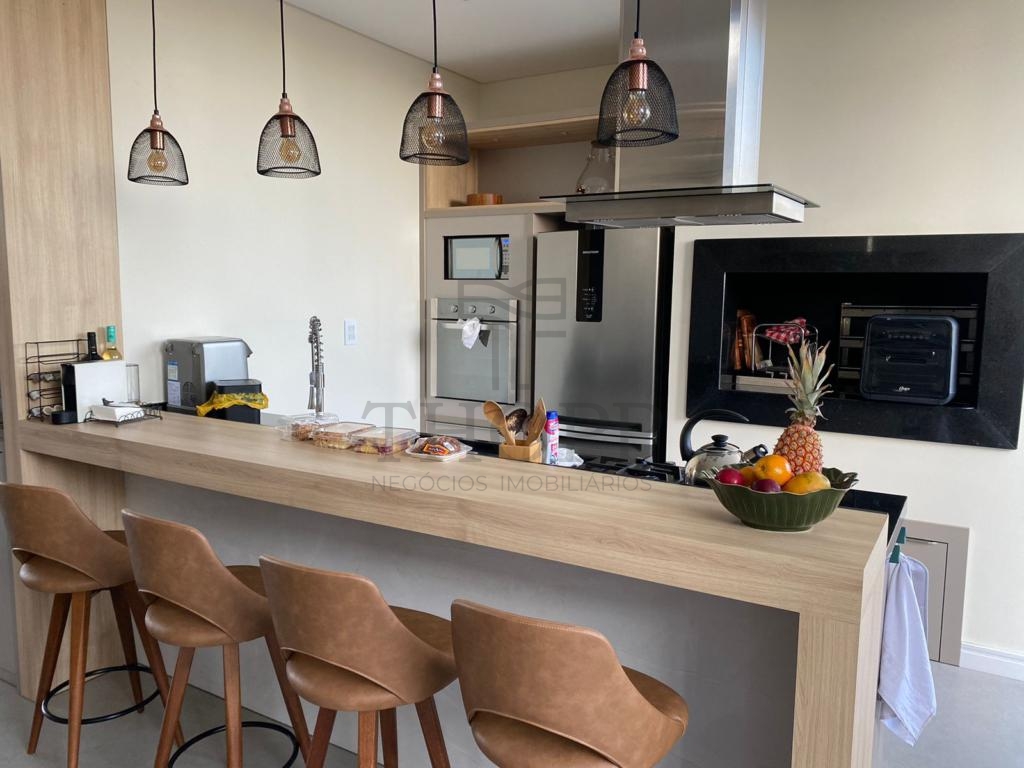 CASA EM CONDOMÍNIO 4 DORMITÓRIOS